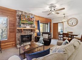 Beautiful Seven Springs- 2 Bed, 2 Bath Condo，位于ChampionBlitzen Lift附近的酒店