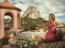 伯纳尔费雷格里诺酒店，位于贝纳尔的酒店