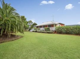 Maranda Country Estate 5 Bedrooms with Spa & Pool，位于布洛克的酒店