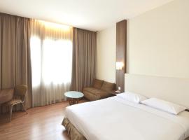 Grand Cikarang Hotel，位于Tegalgede的酒店