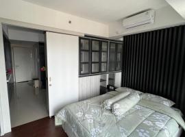 Apartment Breeze Bintaro, Tangerang Selatan，位于Pondoklang的酒店