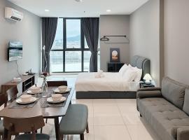 Atria SOFO Suites By Stay In，位于八打灵再也的带按摩浴缸的酒店