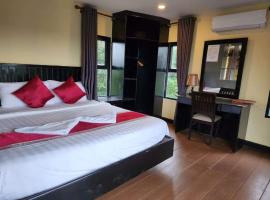 HaiVen Farm Homestay，位于Phumĭ Khŭn Réam的豪华帐篷营地
