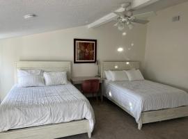 Large Bedroom With 2 Queen Bed，位于夏洛特的民宿