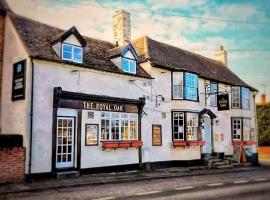 The Royal Oak，位于图克斯伯里的酒店