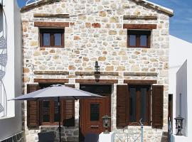 A Rock house at Piles village Karpathos - Πέτρινο σπίτι στο χωριό Πυλές Κάρπαθος，位于Óthos的酒店