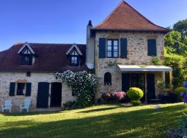 maison de campagne avec piscine，位于Béduer的酒店
