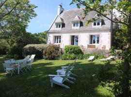 Maison lumineuse 2mn plage et village de Morgat，位于克罗宗的度假屋