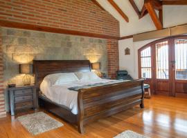 Hotel Boutique Casona de La Morería，位于Amaguaña的酒店