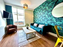 Amazing Modern Apartment - Free Secure Parking! - 1 Minute walk to Poole Quay - Great Location - Free Parking - Fast WiFi - Smart TV - Newly decorated - sleeps up to 2! Close to Poole & Bournemouth & Sandbanks，位于浦耳的公寓