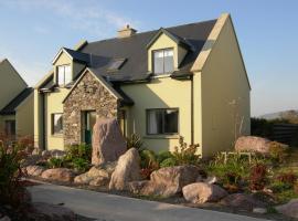 Waterville Holiday Homes No 10 by Trident Holiday Homes，位于瓦特维尔的酒店