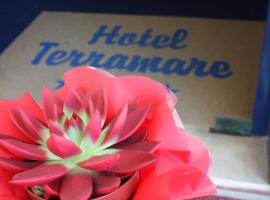 特拉玛乐酒店，位于利多迪耶索罗Piazza Brescia的酒店
