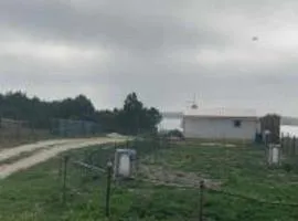 Casinha em frente à Lagoa