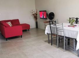 Cosy apartment on the 1st floor，位于Curepipe的酒店