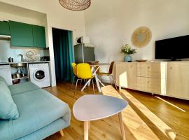 Superbe T2 avec Terrasse et vue su mer Quartier des Quilles à Sète，位于塞特港的酒店