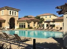 Exclusive Westlake Condo w/ Gym, Pool, Washer & Dryer In Unit & Private Garage