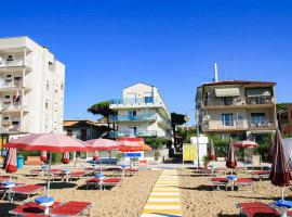 Jesolo Sun Beach House - Host Solution，位于利多迪耶索罗的海滩酒店
