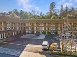 Heritage Inn - Yosemite/Sonora，位于索诺拉的酒店
