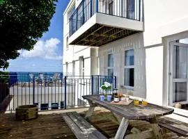 5 Devon Beach Court