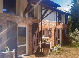 2 Bedroom Lovely Home In Zelazo