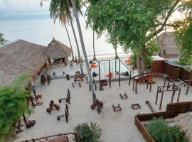 Wild Wood x Hansa Beach Fitness Resort，位于通萨拉Loi Lay Floating Party, Baan Tai附近的酒店