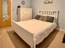 Two Bedroom Entire Flat in Darlington with Free Parking, WiFi and lots more，位于达灵顿的酒店