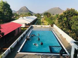 Hotel Green Haveli - A Heritage and Hill View Hotel , Pushkar，位于布什格尔的酒店