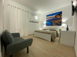 IN CENTRO ROOMS Vicino Cefalù SELF-CHEK-IN，位于坎波菲利斯·迪·罗切的住宿加早餐旅馆