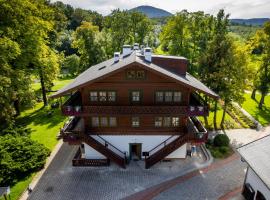 德沃尔滋斯克假日公园，位于斯扎瓦诺泽德霍的酒店