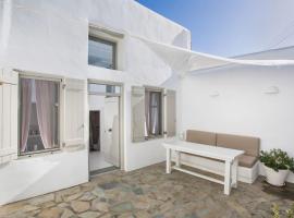 Hidden Gem Authentic cycladic house in Paros，位于Márpissa的别墅