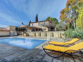 La Bastide des Jourdans - Piscine et climatisation，位于La Bastide-des-Jourdans的酒店