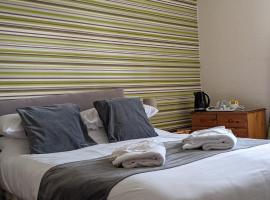 Crown Hotel，位于Langholm的酒店