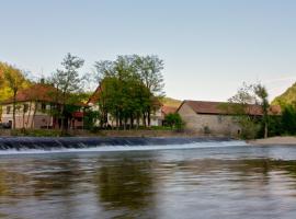 Madronič family estate - Kolpa river，位于Stari Trg ob Kolpi的旅馆