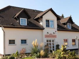 Landhotel am Weidendom，位于Penzin的酒店
