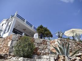 Secluded fisherman's cottage Cove Zecja, Hvar - 13858，位于耶尔萨的酒店