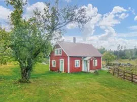 Stunning Home In Ödeshög With Kitchen