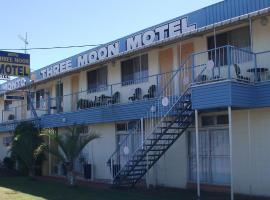 Three Moon Motel