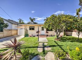 Santa Barbara Home with Private Outdoor Pool!，位于圣巴巴拉的海滩短租房