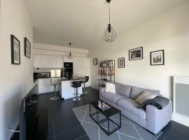 Appartement Moderne - Bord de mer au centre de St PALAIS SUR MER，位于滨海圣帕莱的酒店