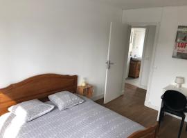 FENUA : gite 5 chambres 10 couchages en ville，位于瓦洛尼的酒店