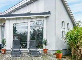 Awesome Home In Trelleborg With House Sea View，位于特雷勒堡的酒店