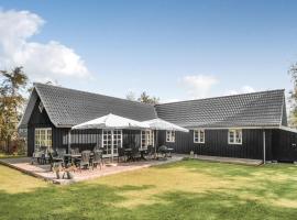 Holiday Home Musestien Væggerløse Vi，位于博托比的带按摩浴缸的酒店
