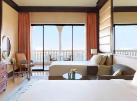 阿布扎比（大运河）丽思卡尔顿酒店，位于阿布扎比Sheikh Zayed Bridge附近的酒店
