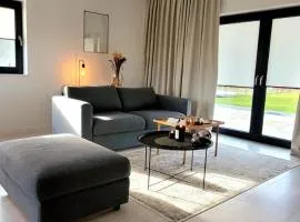 17 DOM duży parking , Mandoria , PTAK , 2 Sypialnie lub 1 sypialnia, taras , Autostrada A1, Kalinowskiego 17E WIFI