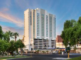 SpringHill Suites by Marriott Las Vegas Convention Center，位于拉斯维加斯云霄塔附近的酒店