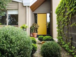 Yellow Door Villa，位于巴旺赫兹的酒店