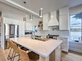 Spacious Portland Home Walk Downtown!