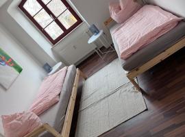 Biete schöne Unterkunft im Herzen von Barleben，位于巴尔莱本的酒店