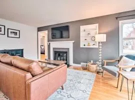 Pet-Friendly Uptown Normal Home Steps to ISU