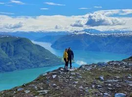 Molden 2-fjellutsikt og jacuzzi tilgang.